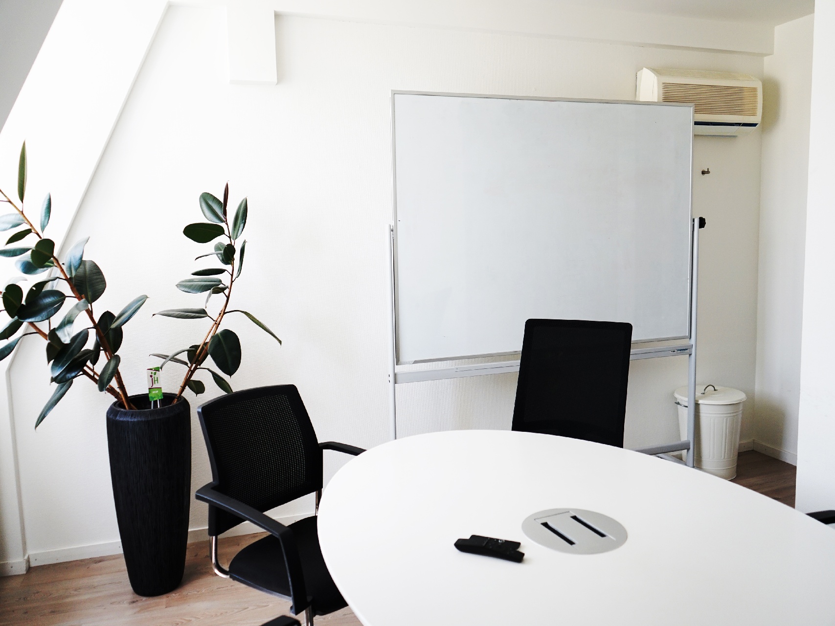 iot meeting room-2-1